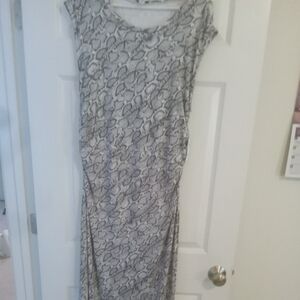 New Women's White/Gray Animal Print  Maxi Dress (1X)